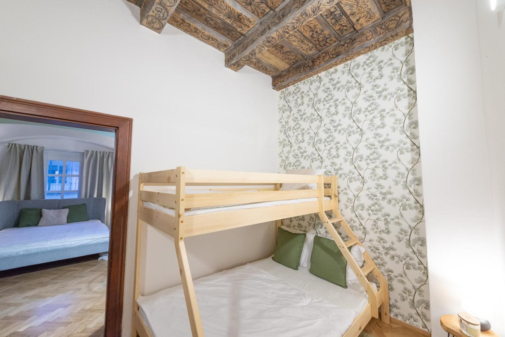 Adam's - Great Price & Location Apartment *