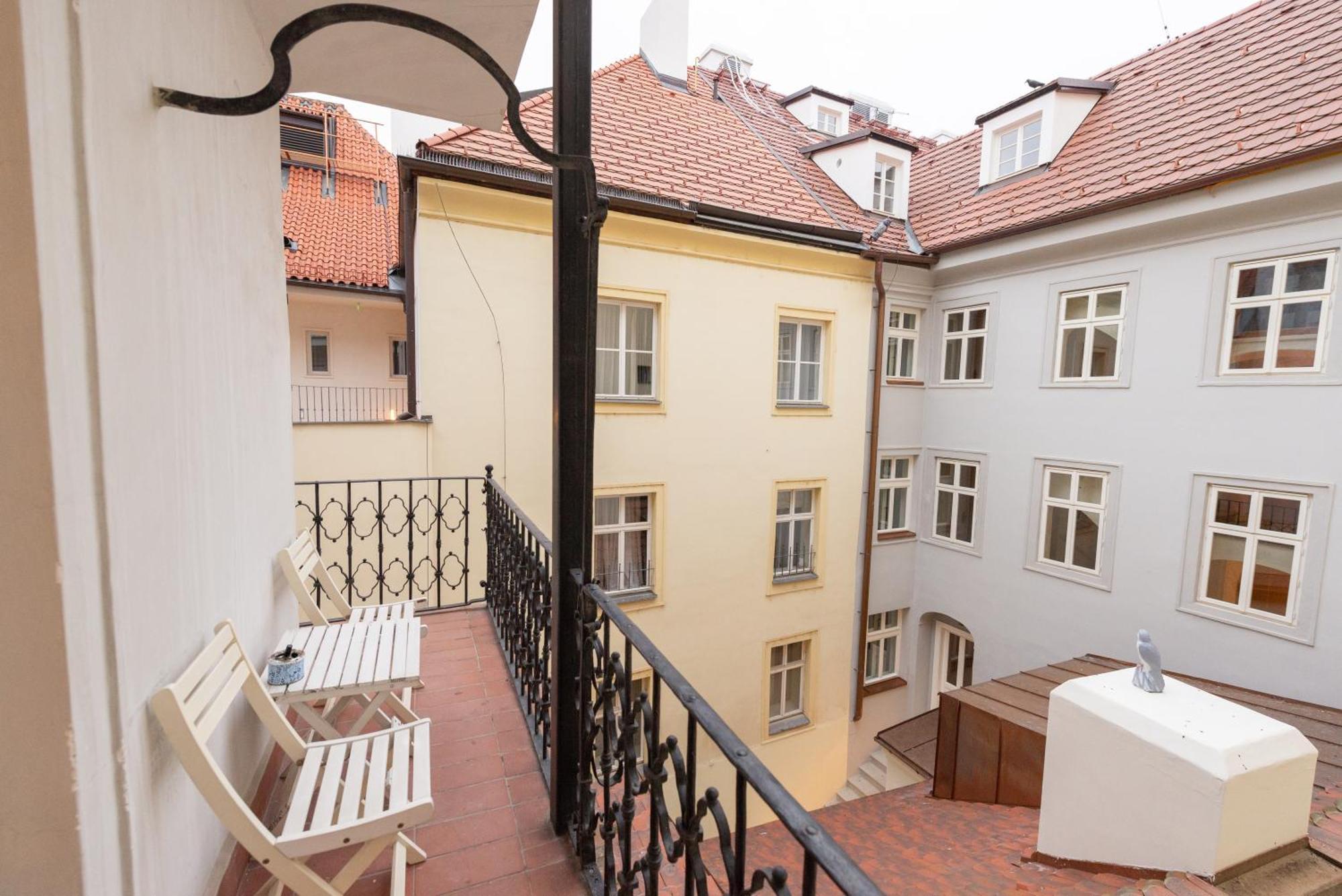 Adam's - Great Price & Location * Prag
