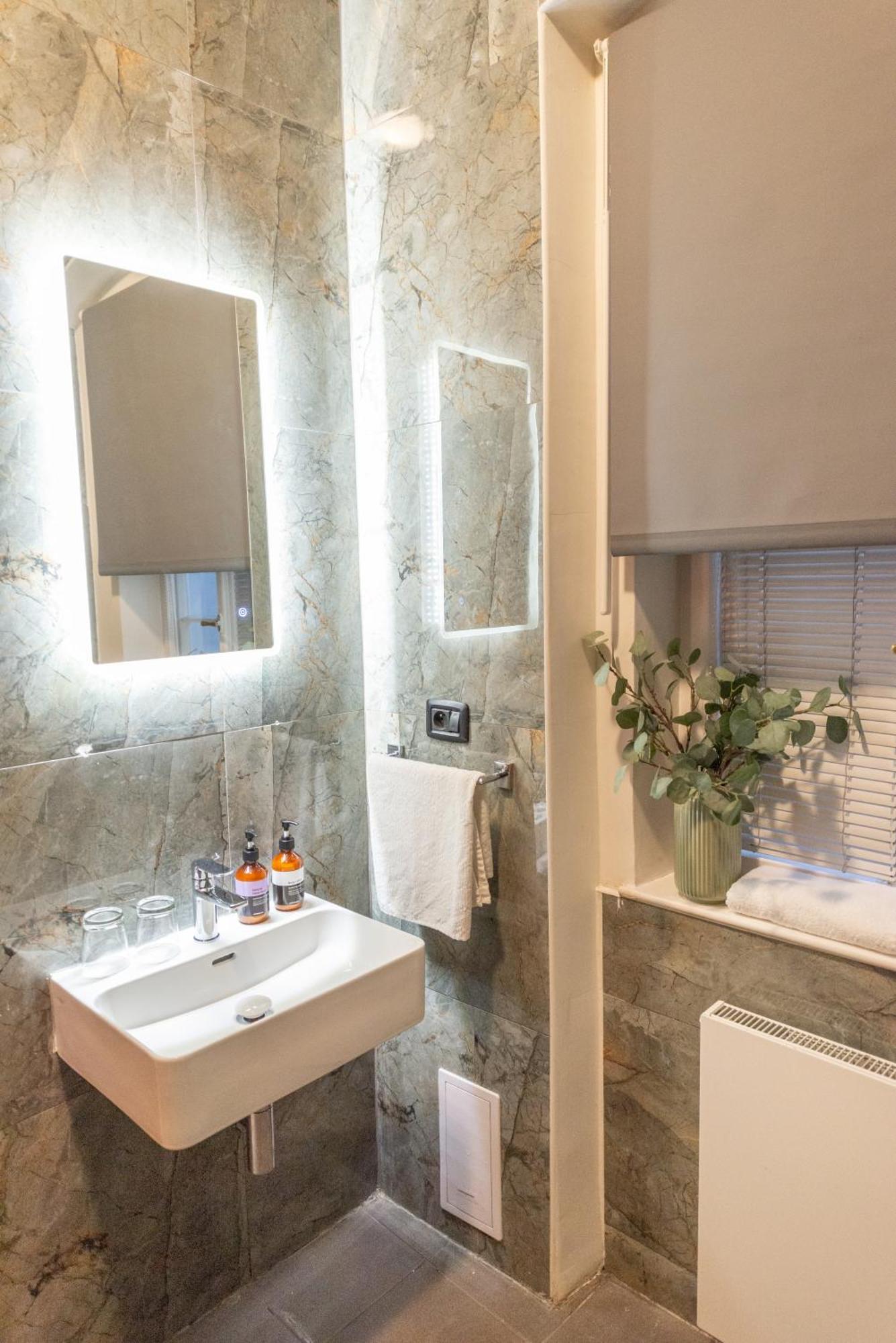 Apartment Adam's - Great Price & Location Prag